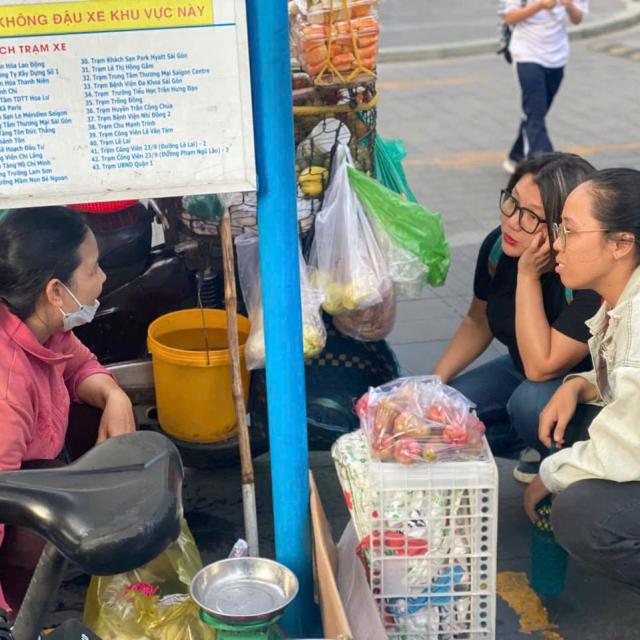 Researchers speaking to outdoor workers 